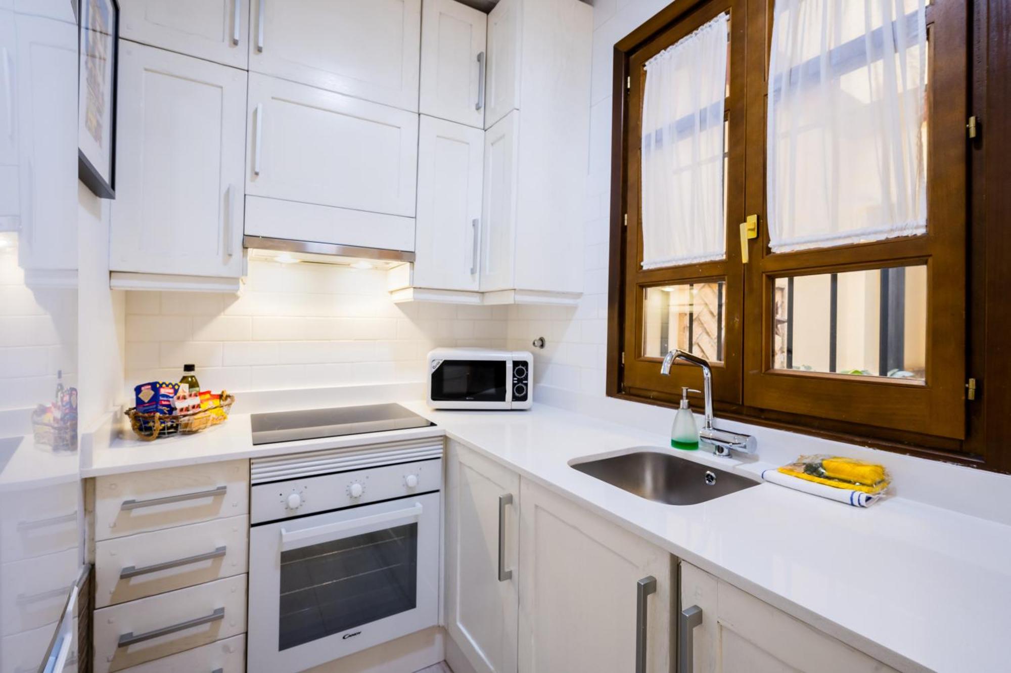 דירות סביליה Beautiful And Cozy- 1Bd 1Bth- Arenal Center מראה חיצוני תמונה
