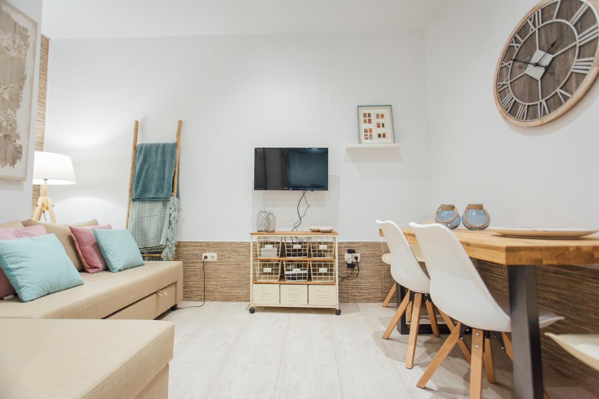דירות סביליה Beautiful And Cozy- 1Bd 1Bth- Arenal Center מראה חיצוני תמונה